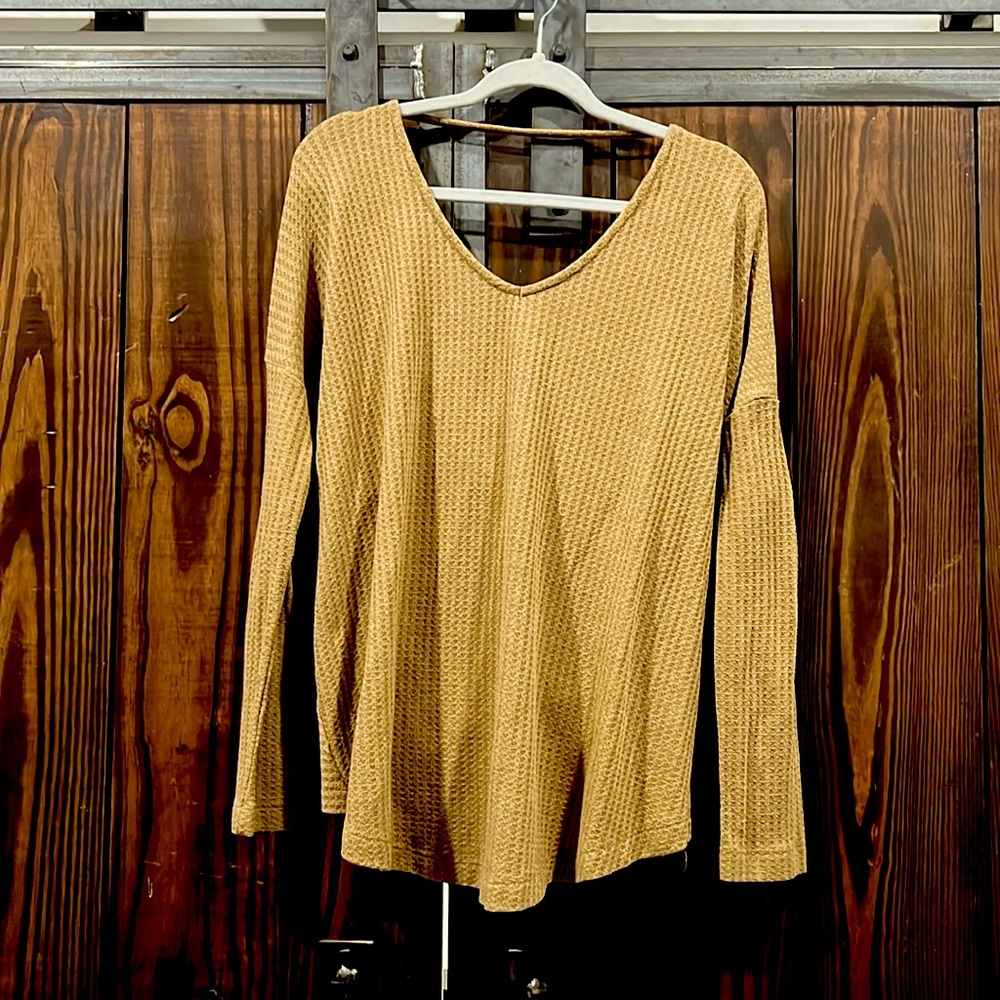 Women's light brown waffle knit boutique top with twist back size L